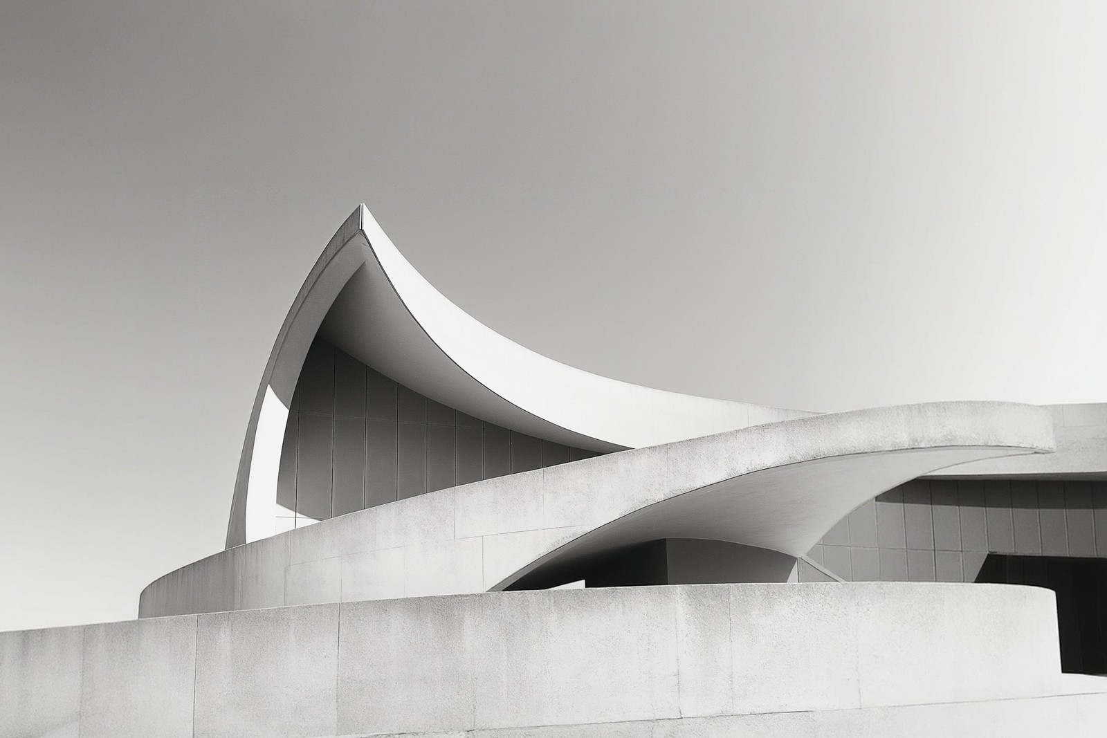 Illustrative sculptural architectural form